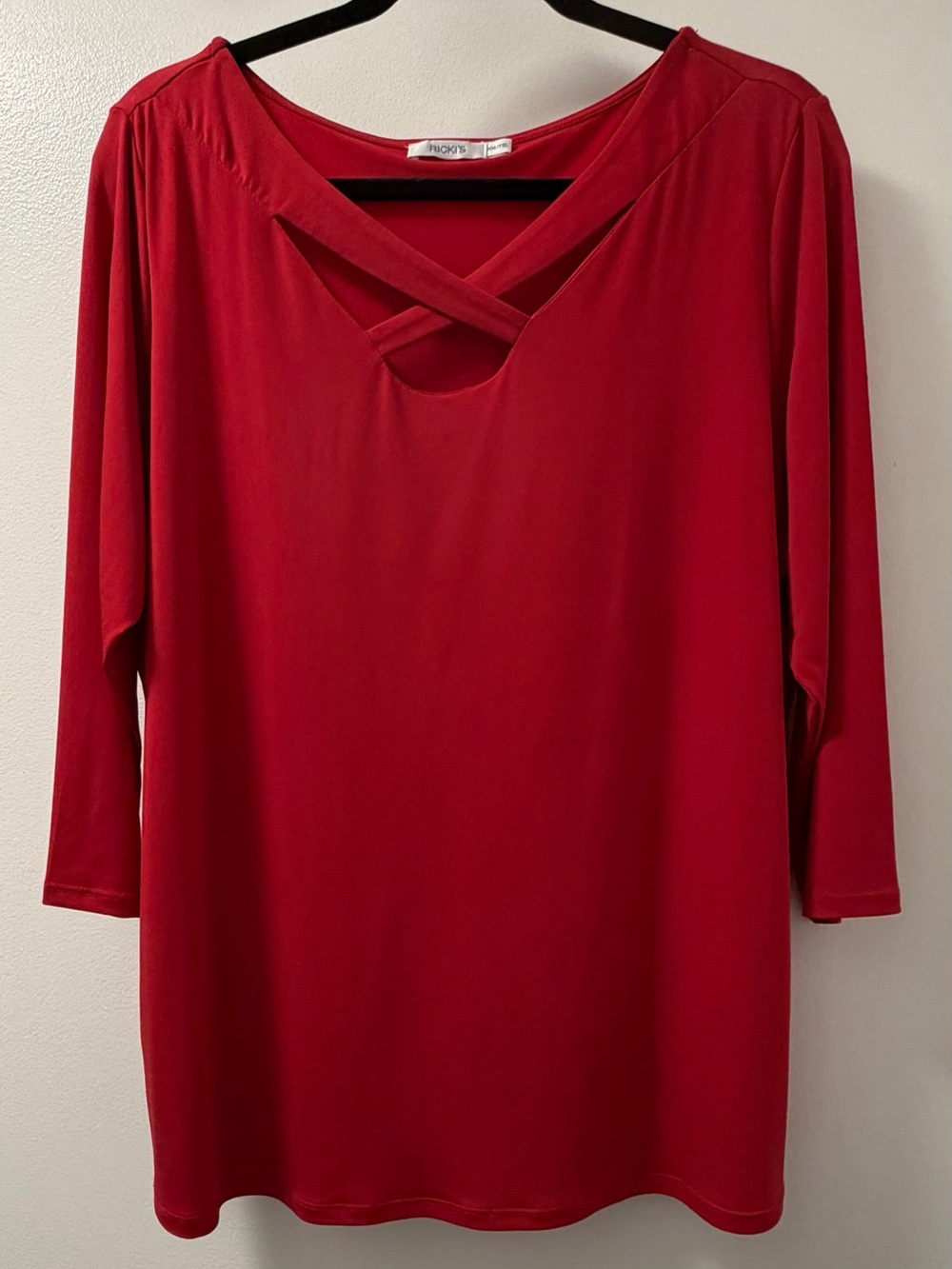 Ricki’s Red Crisscross V-Neck 3/4 Sleeve Stretch Top XXL